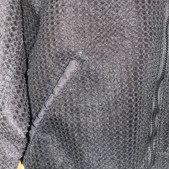 Cute and comfortable H&M bomber jacket. - Picture 4 of 6